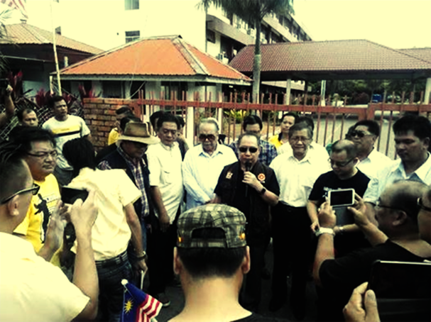 Why are the federal and Sabah governments preventing Malaysia Day commemoration at the Batu Sumpah on Malaysia Day