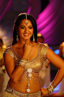 Bollywood and Tollywood acress Anushka, Damarukam, hot, navel show, dancing, spicy, masala, sizzling, 