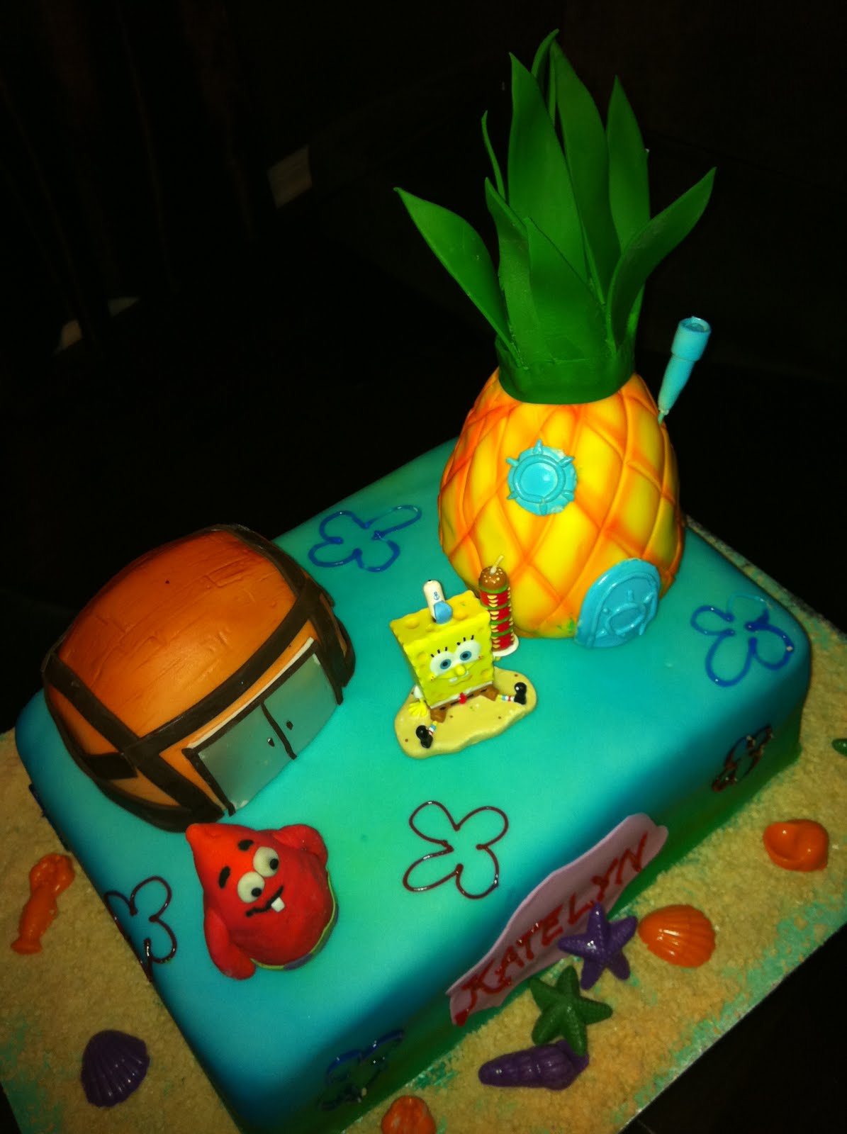 Jocelyn's Wedding Cakes and More....: Sponge Bob and Patrick Star Cake