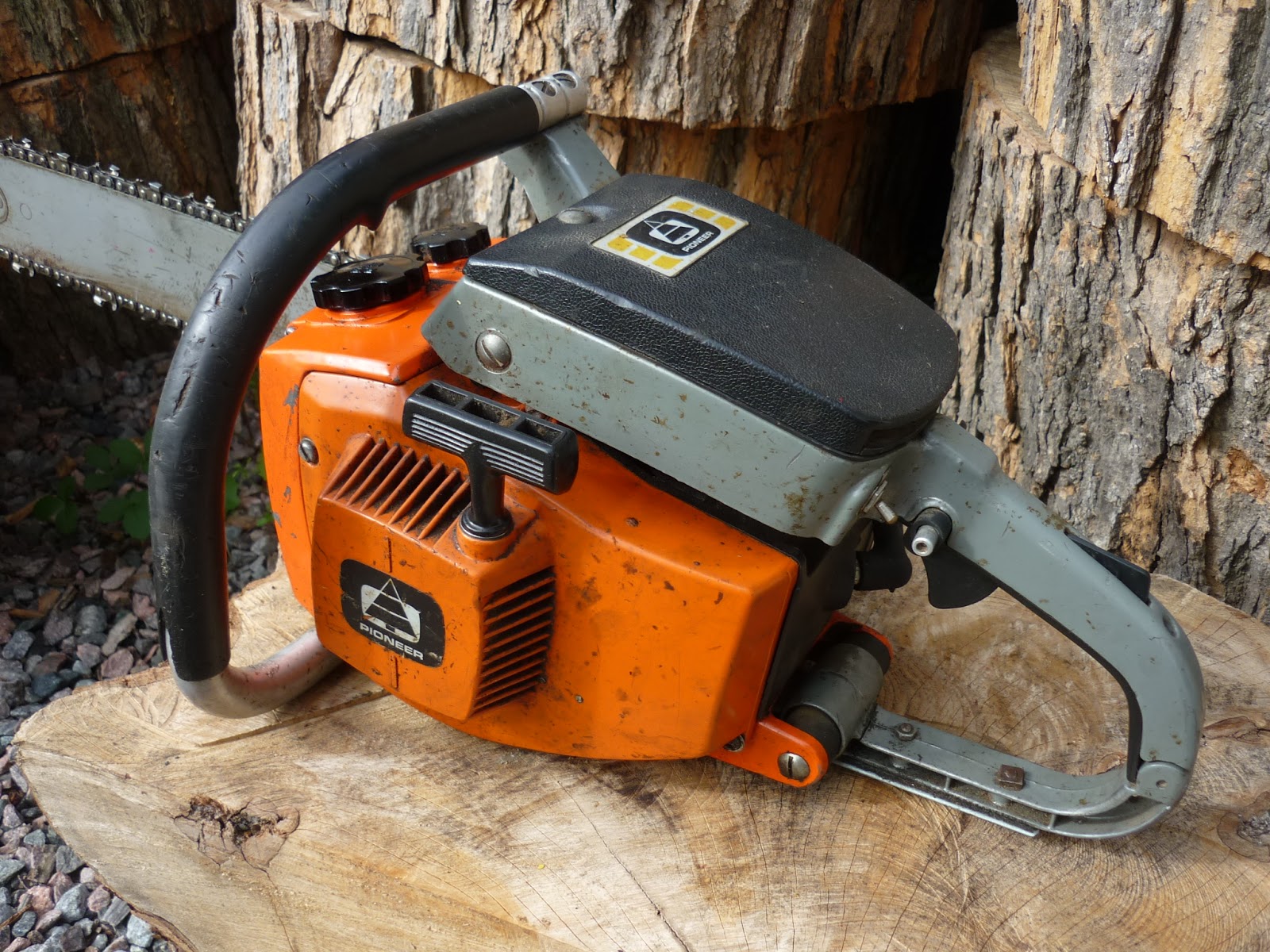 VINTAGE CHAINSAW COLLECTION PIONEER FARMSAW.