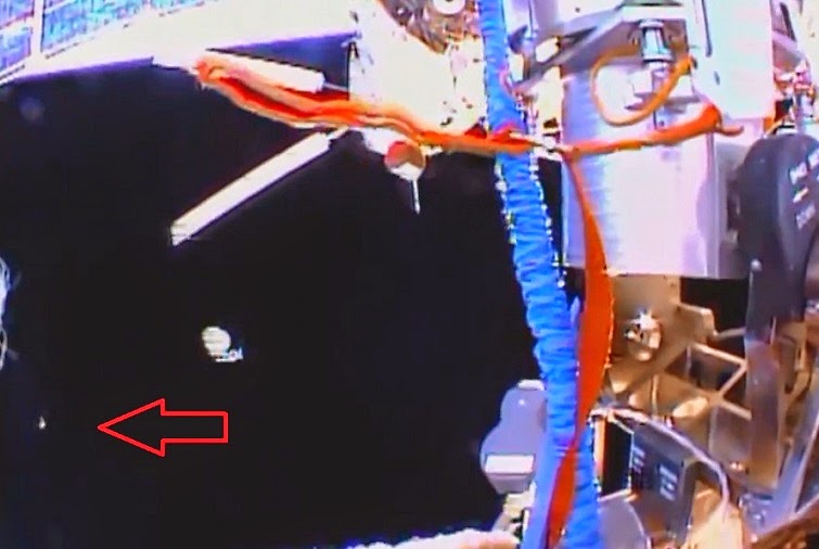 ET-life-form-visits-ISS.jpg