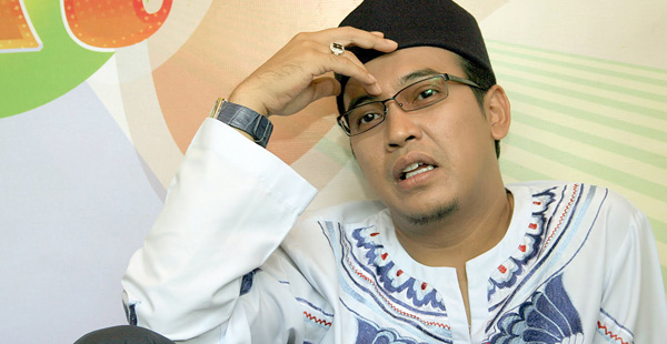 LIRIK LAGU MARHABAN YA NURUL'AINI