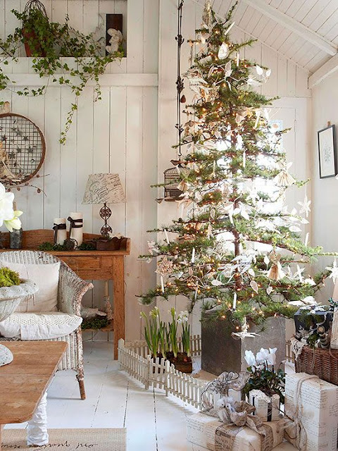 Junk Chic Cottage: Christmas Tree Stand Inspiration