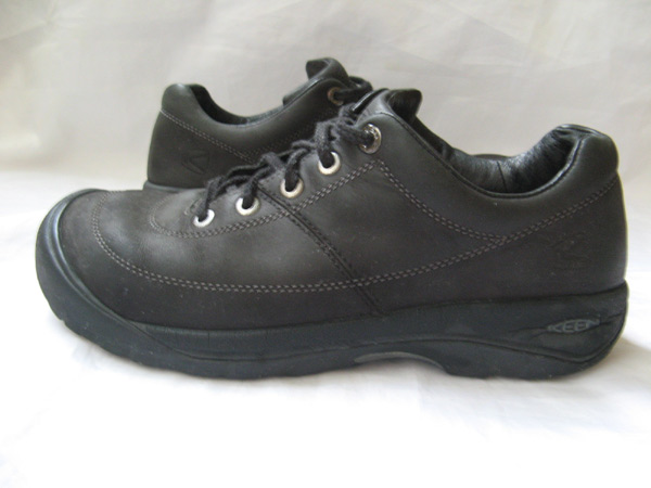 Keen Shoes Mens 11.5 Black Leather Waterproof