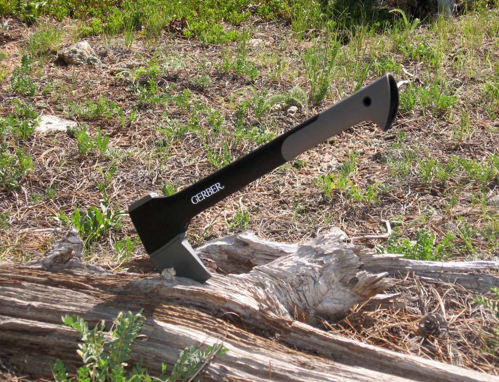 Rocky Mountain Bushcraft Battle of the Compact Bushcraft Axes!