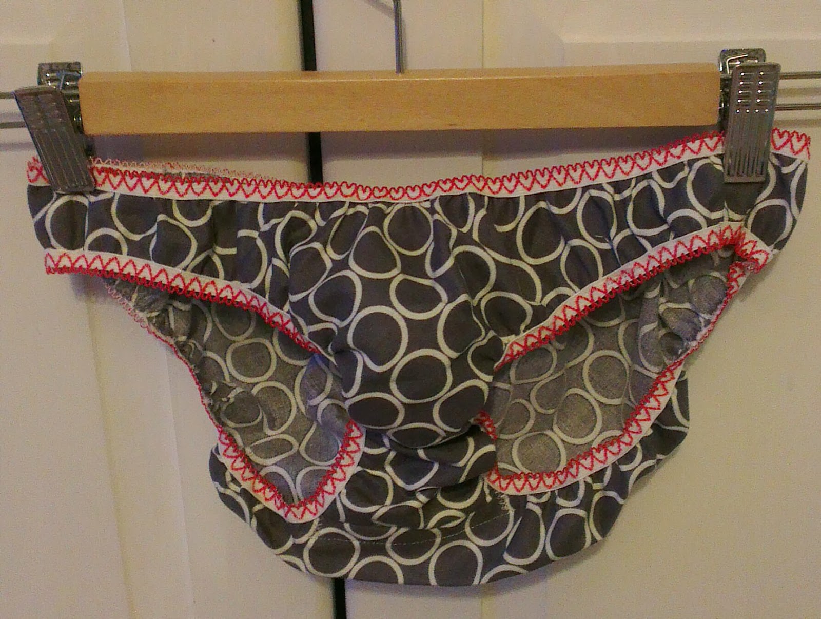 Sewing and Slinging Getting my knickers in a twist