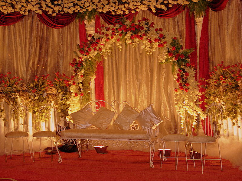 FASHION FADE STYLE IS ETERNAL: Make Mehndi Function Unique...