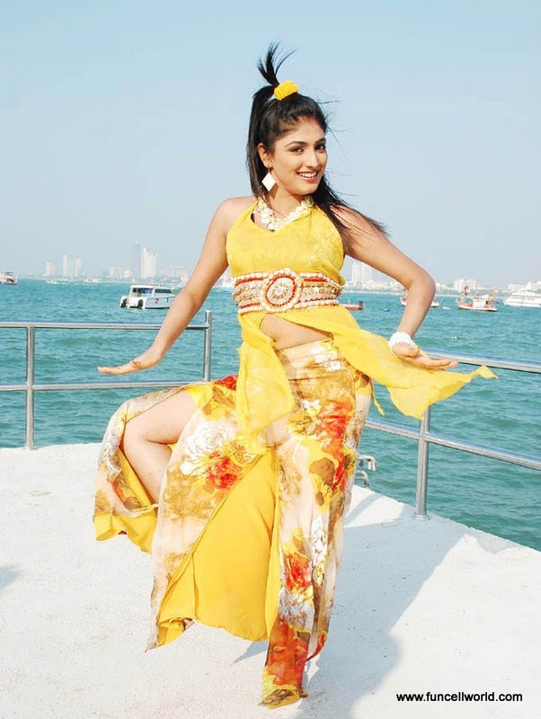 ஹரிப் பிரியா(hari priya) Haripriya+in+yellow+dress