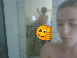 http://3.bp.blogspot.com/-EQTtV2yghik/ToeEm3lBpUI/AAAAAAAABNA/1BrrWREjmj8/s1600/Scarlett+Johansson+leaked+nude+naked+photo.jpg