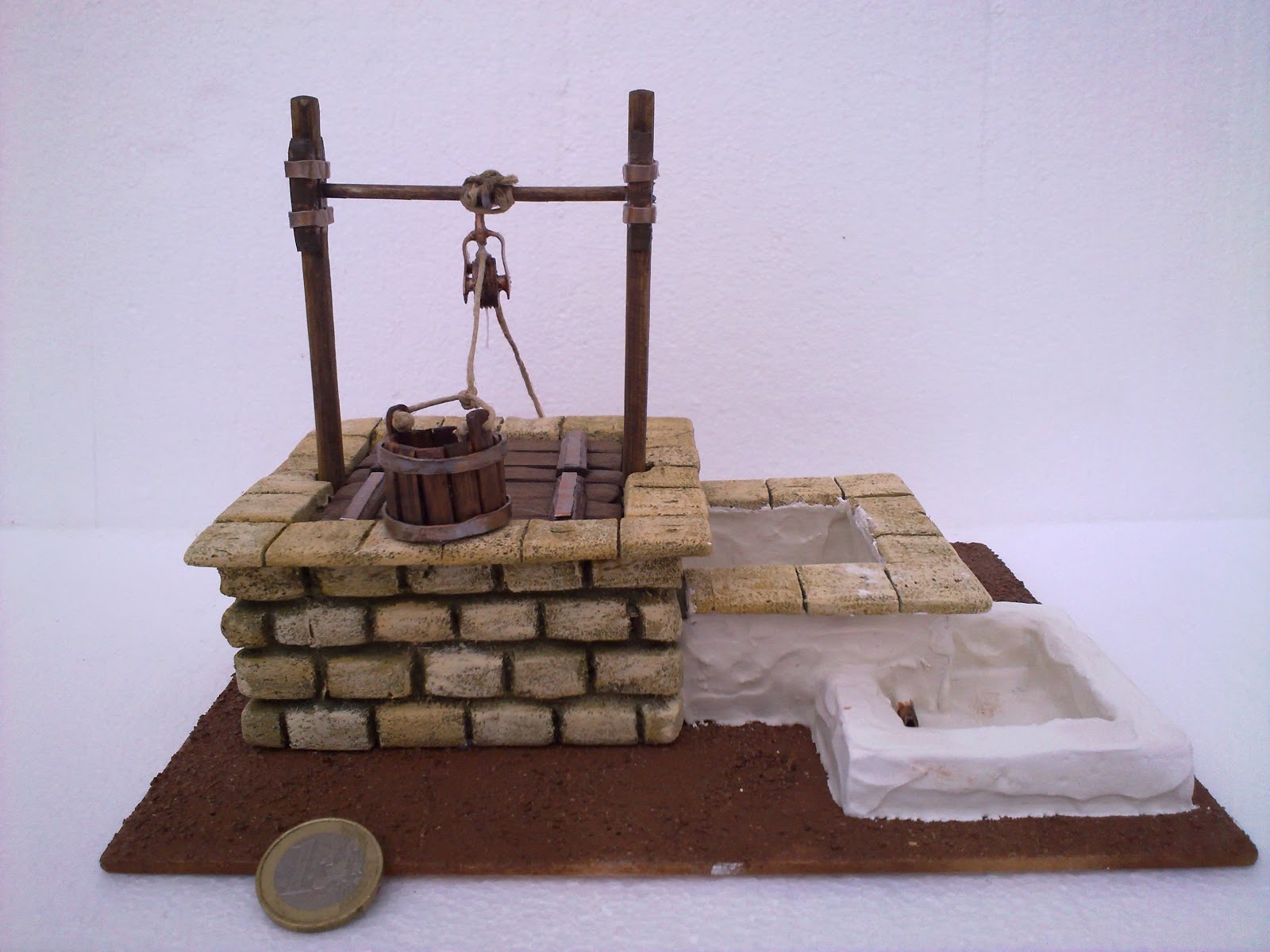 Belén Artesano: Pozo con abrevadero . Poço