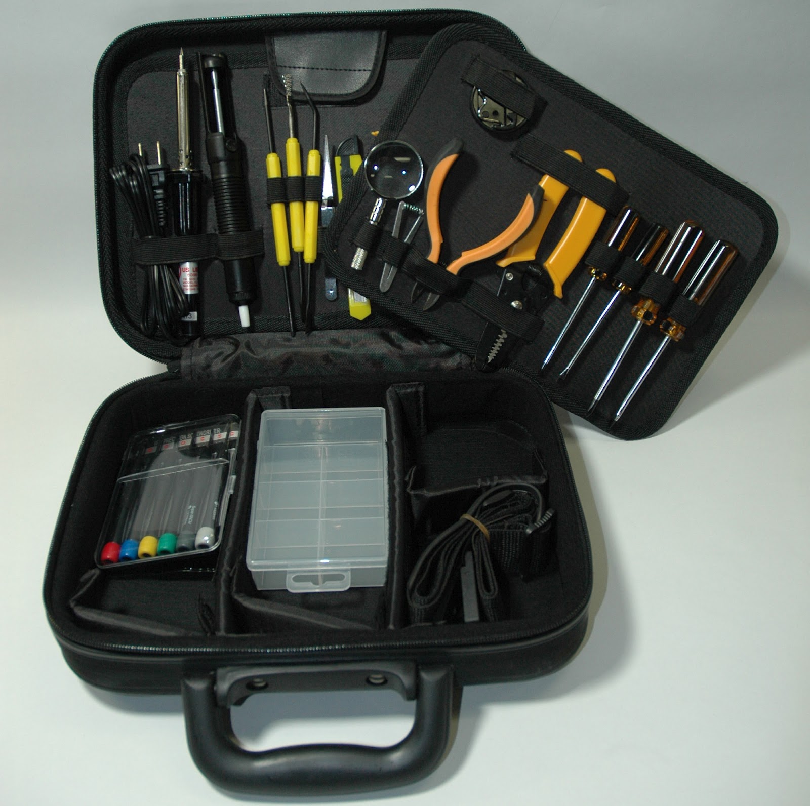 Techunboxed Cables to Go Workstation Repair Tool Kit 27372 [Review]