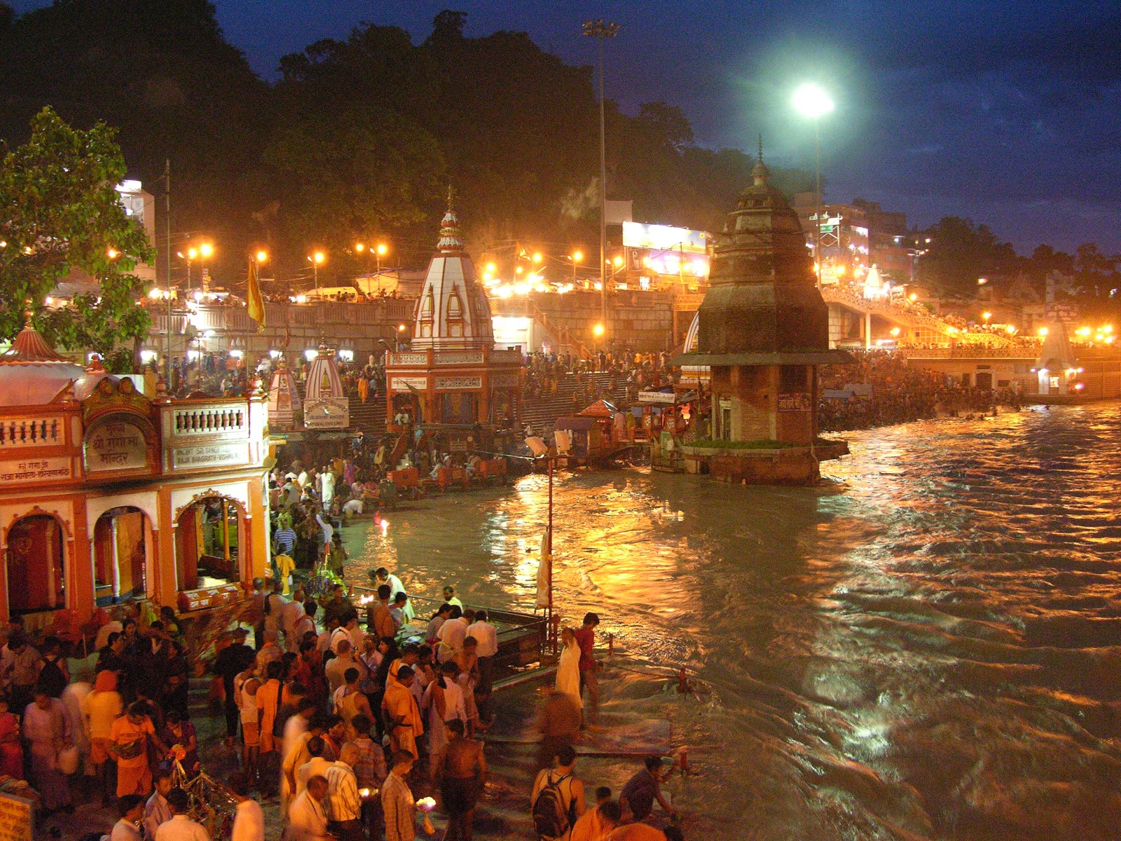 RUPALI DEAN -TRAVELLER AND FOODIE: HARIDWAR-THE GATEWAY TO GOD