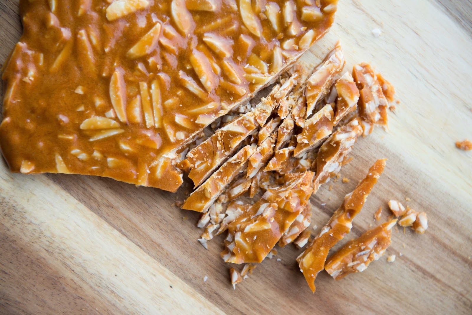 Almond Brittle Mia Loves Pretty