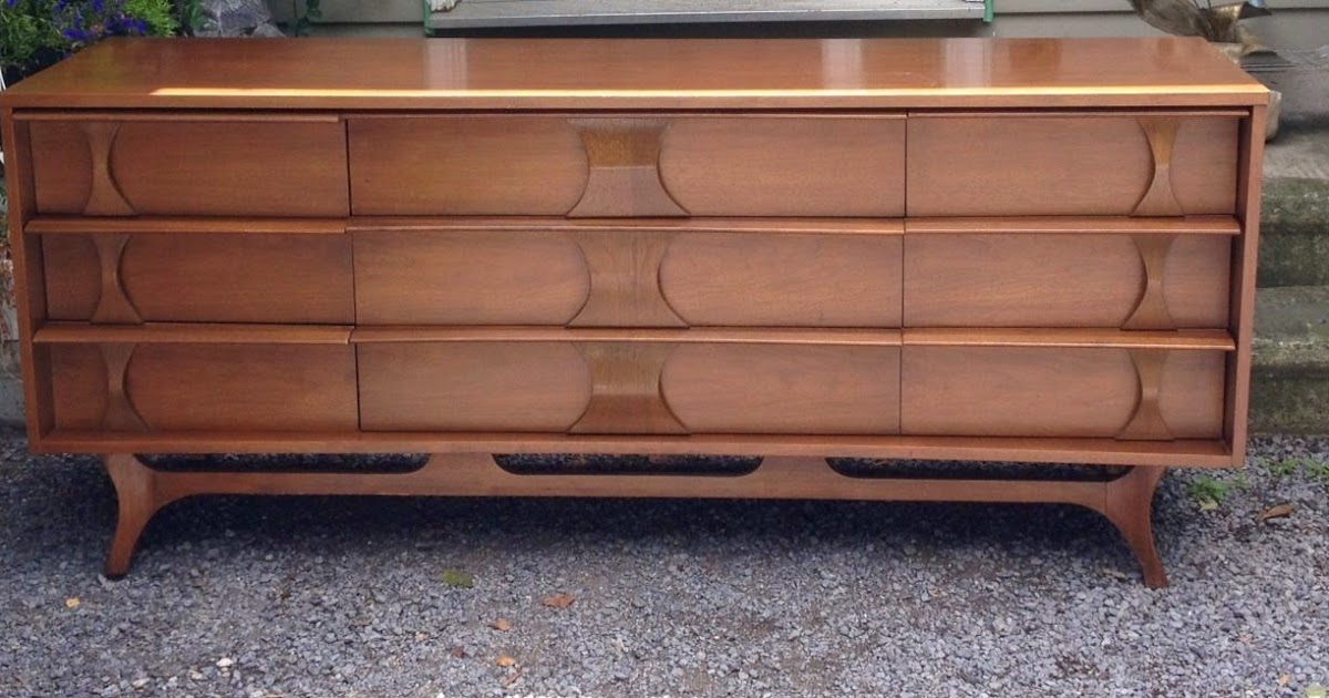 Tribute 20th Decor MidCentury Walnut Dresser Sculpted Handles