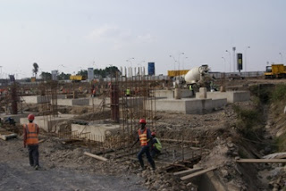 recent pictures of Terminal 4's construction 