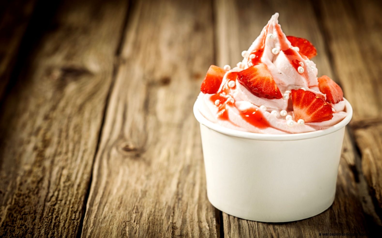 Strawberry Ice Cream Dessert Hd Wallpaper