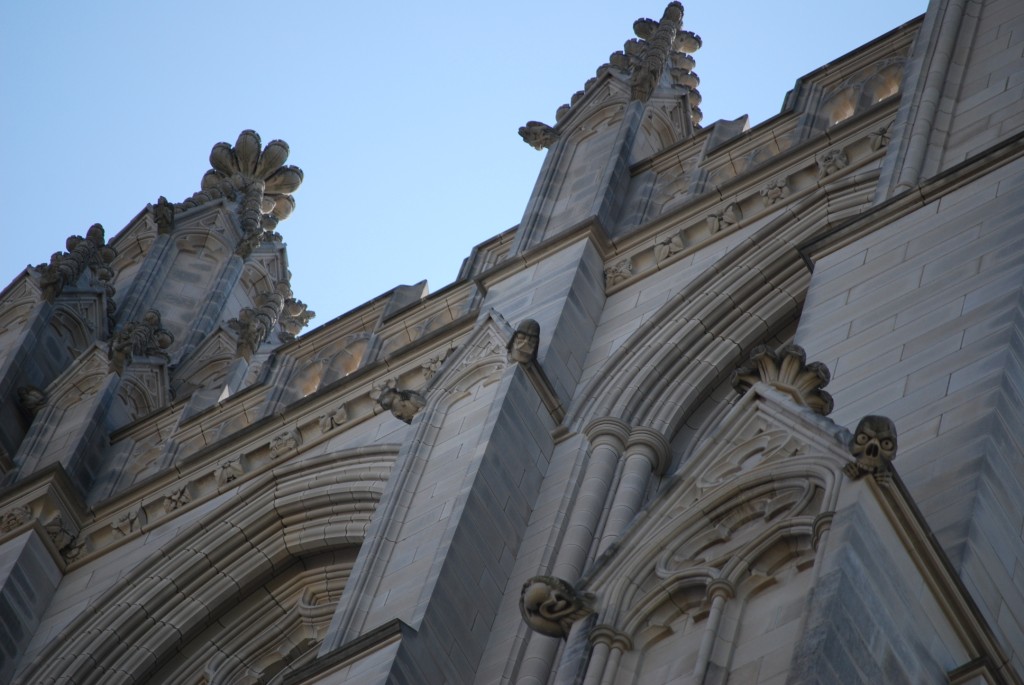 Darth Vader en la fachada de la Catedral Nacional de Washington
