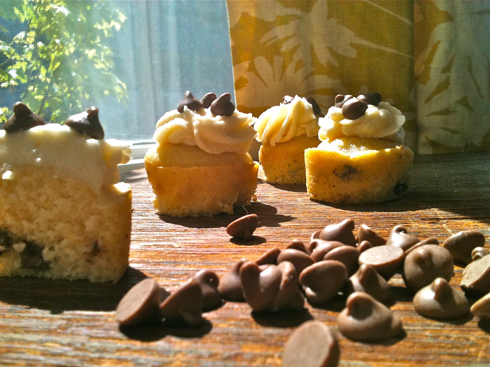 Mini Chocolate Chip Pancake Cupcakes with Maple Frosting Crackerjack23