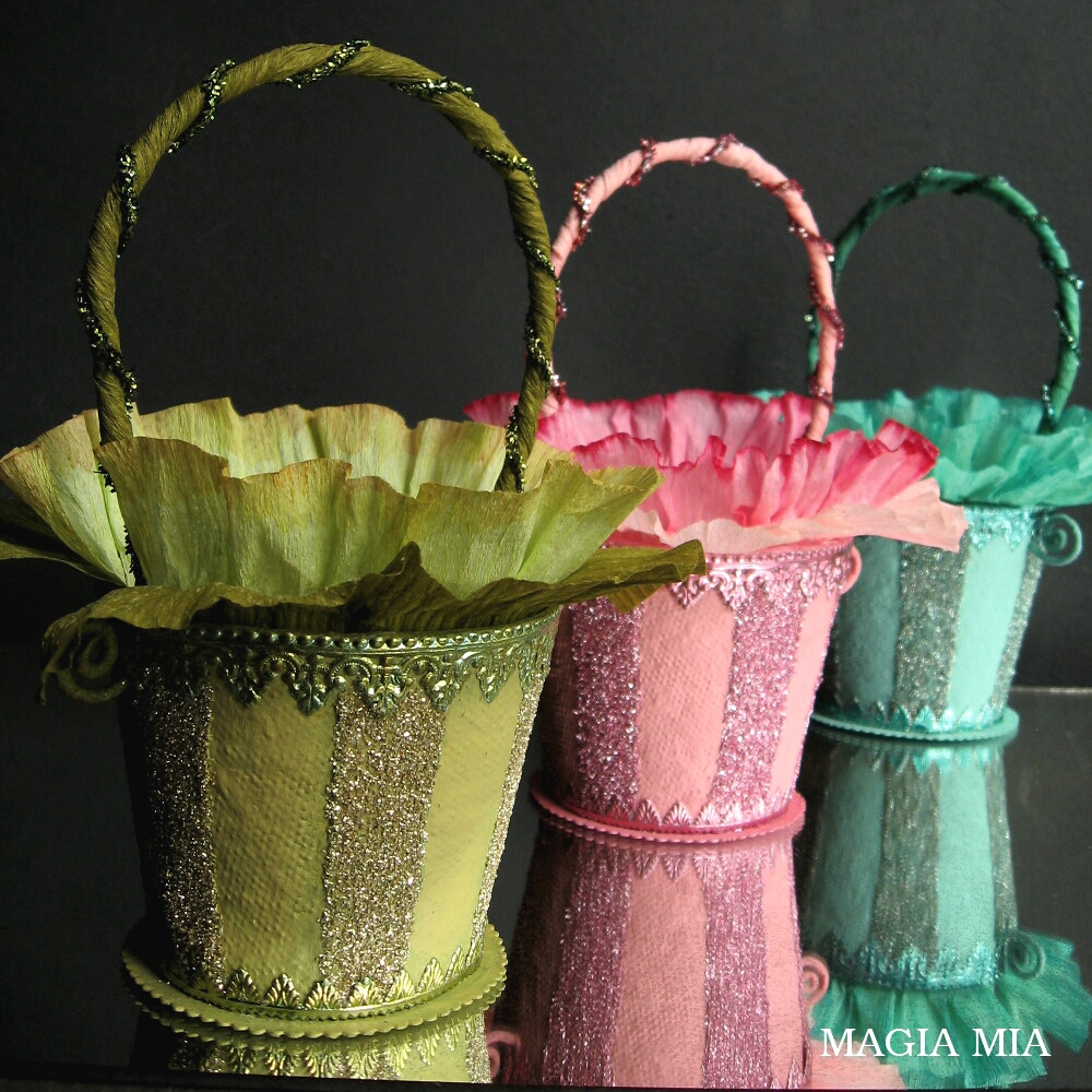 Magia Mia Colorful Spring Baskets from Peat Pots with Crepe Paper