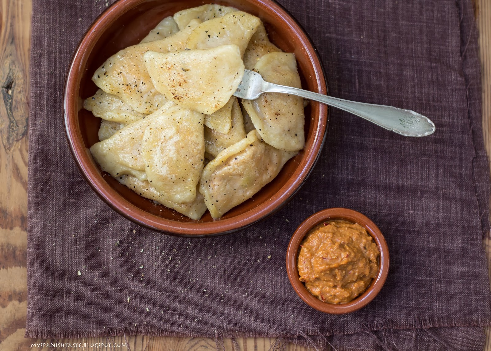 My Spanish Taste Dumplings with calçots and romesco sauce