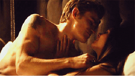 vampire diaries klaus et caroline rencontre