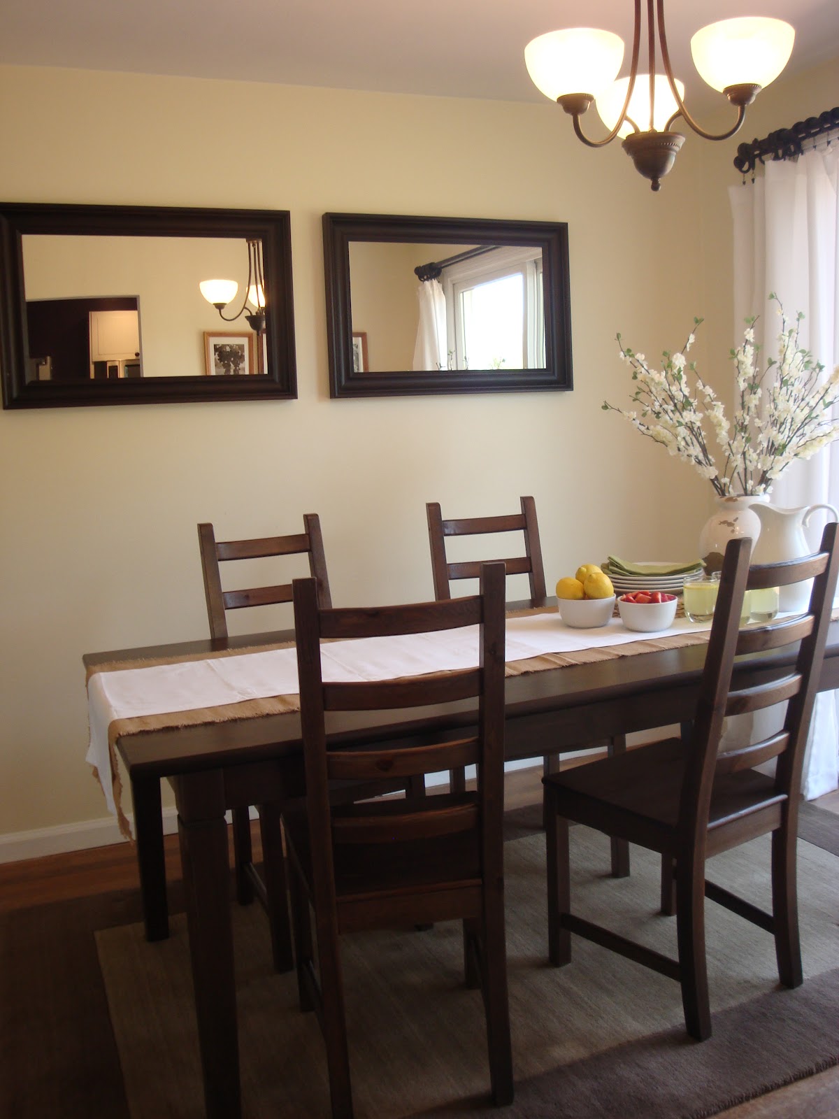 Ashley's Nest Decorating a Dining Room