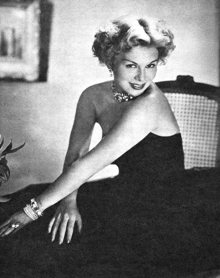 Glamour Photography in the 1950s vintage everyday