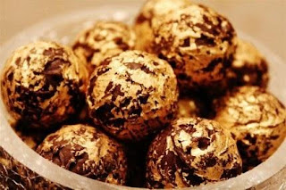 Cokelat Dengan Taburan Emas Yang Bisa Di Makan