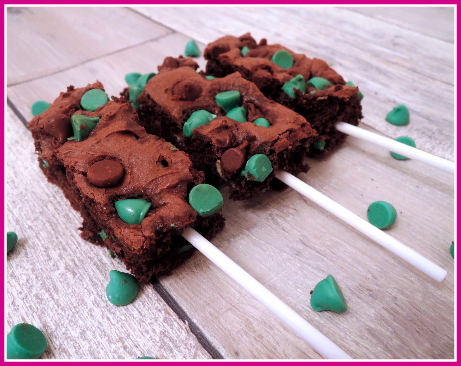 BakerTanz Mint Chocolate Chip Cookie Bars