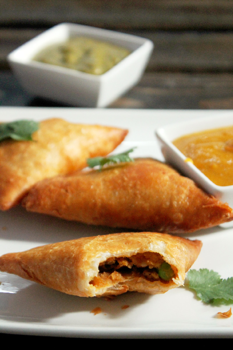 Not Quite a Vegan...?: Pea and Potato Indian Samosas