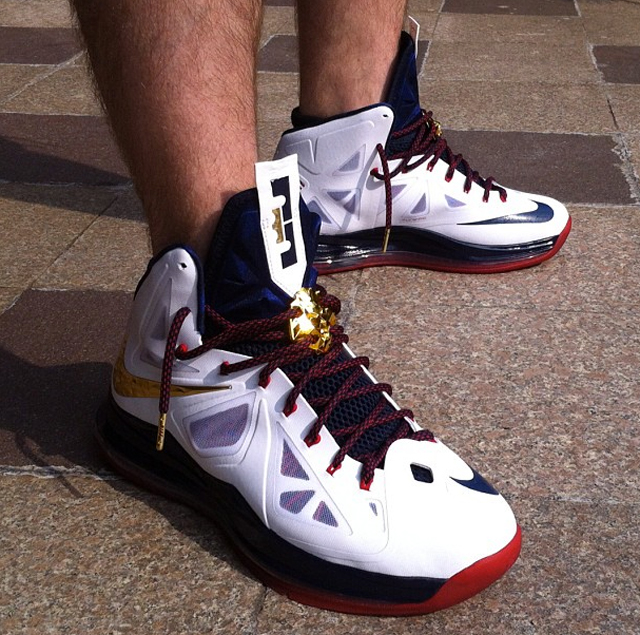 spot nike lebron james