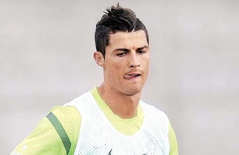 Ronaldo  Haircut 2012 on Cristiano Ronaldo  Cristiano Ronaldo Hairstyle 2012