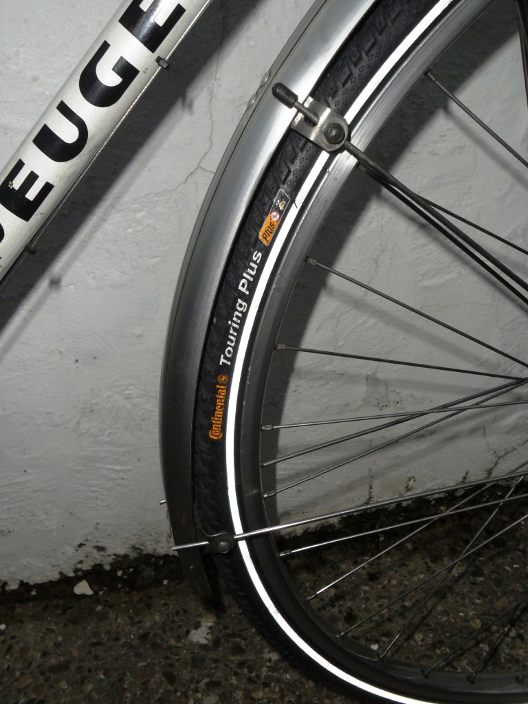 Bicycles and the Sea Continental Touring plus tyres 700c x 32mm