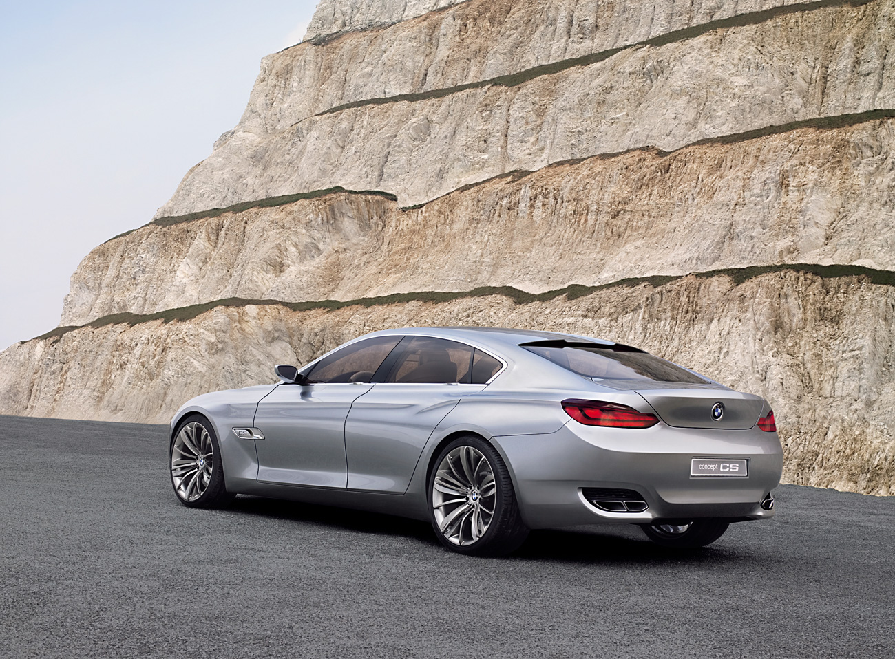 http://3.bp.blogspot.com/-EfurCfjj6Xw/TdcTP1adk2I/AAAAAAAABx0/kjShlh3_wHA/s1600/13-bmw-cs-concept_0.jpg