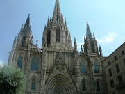 The cool thing about the Cathedral de Barcelona was that it had a pound and . (catedral de barcelona )
