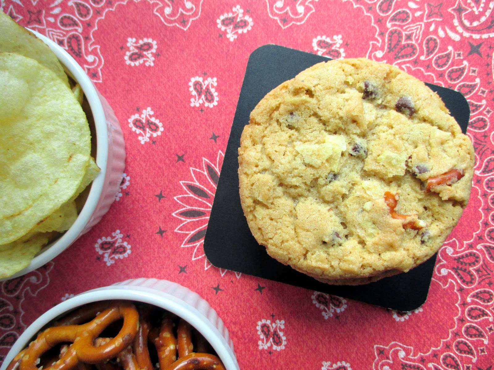 Baking, domesticity, and all things mini Chocolate chip, pretzel