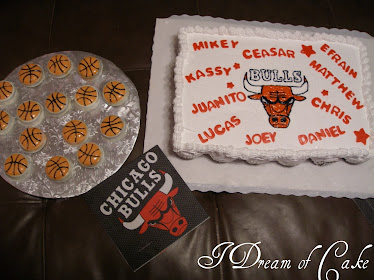 Basketball cupcakes and cookies...