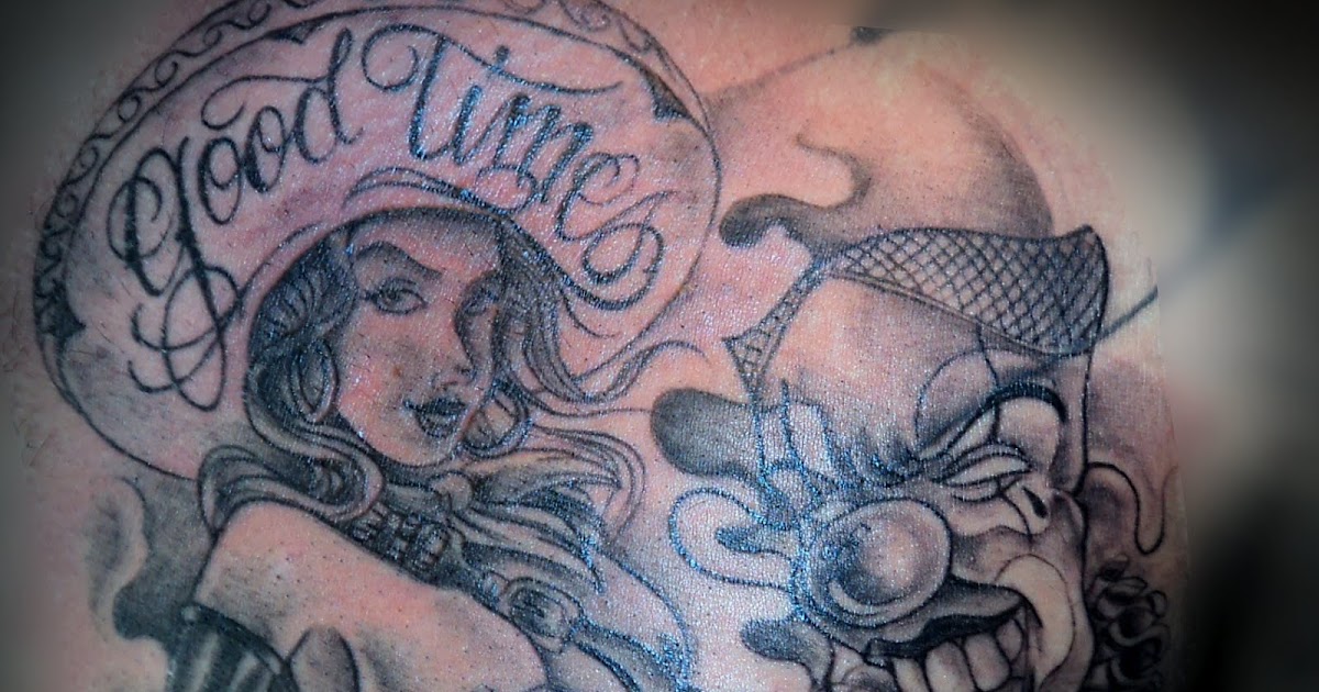 CosaFina tattoo Carlos Art Studio: tatuaje chicano