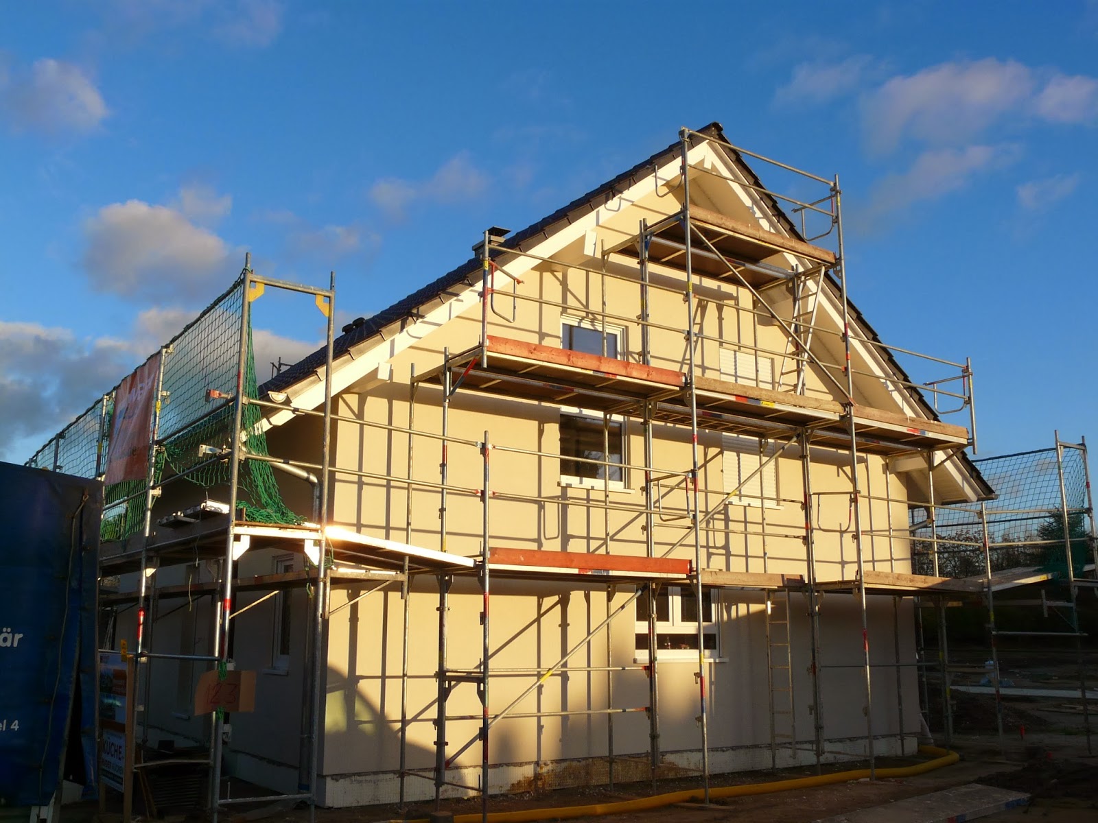 Unser Traum vom Haus... wird Wirklichkeit: Bestes Wetter für den Aussenputz