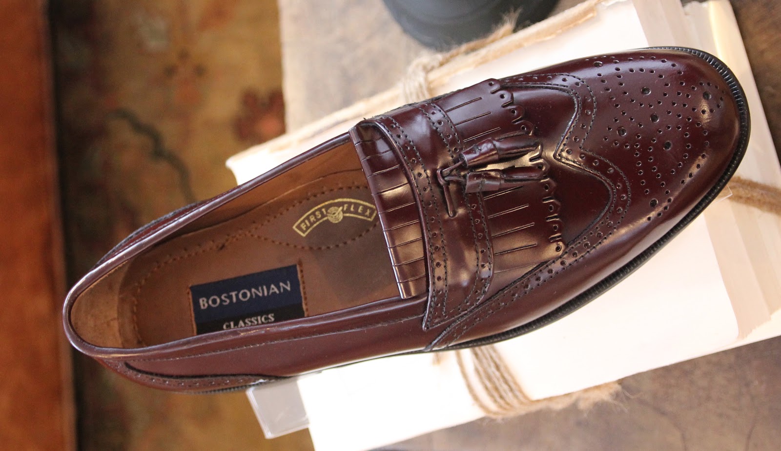 LYRA MAG. CLARKS FALL 2012 FootwearMen�s Women�s