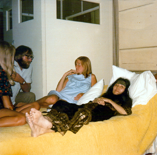 「beatles abbey road studio 1969 yoko bed」の画像検索結果
