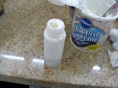 Using frosting squeeze bottle