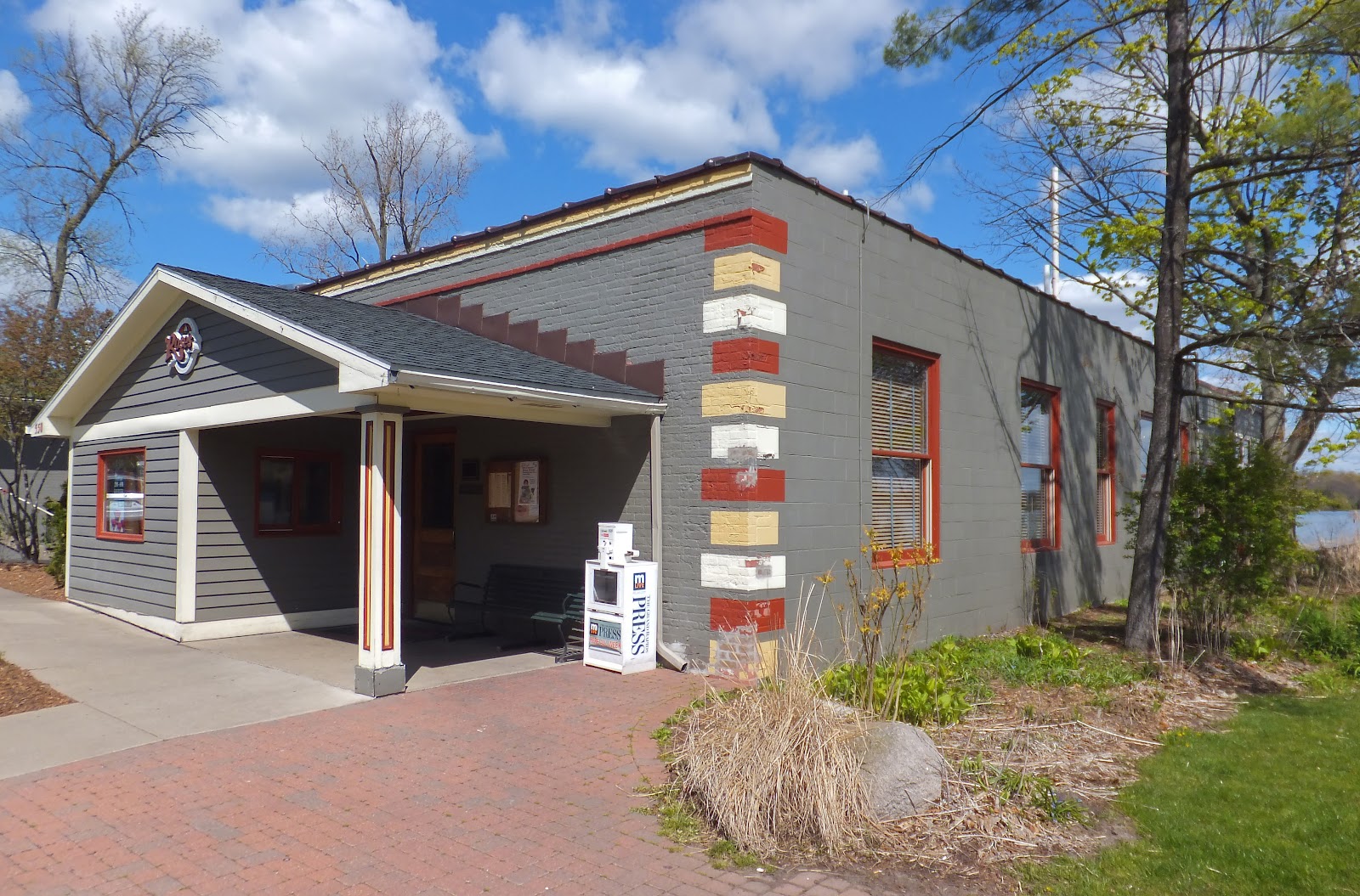 EatingOurWayThroughGrandRapids Rose's Restaurant, 550 Lakeside, East