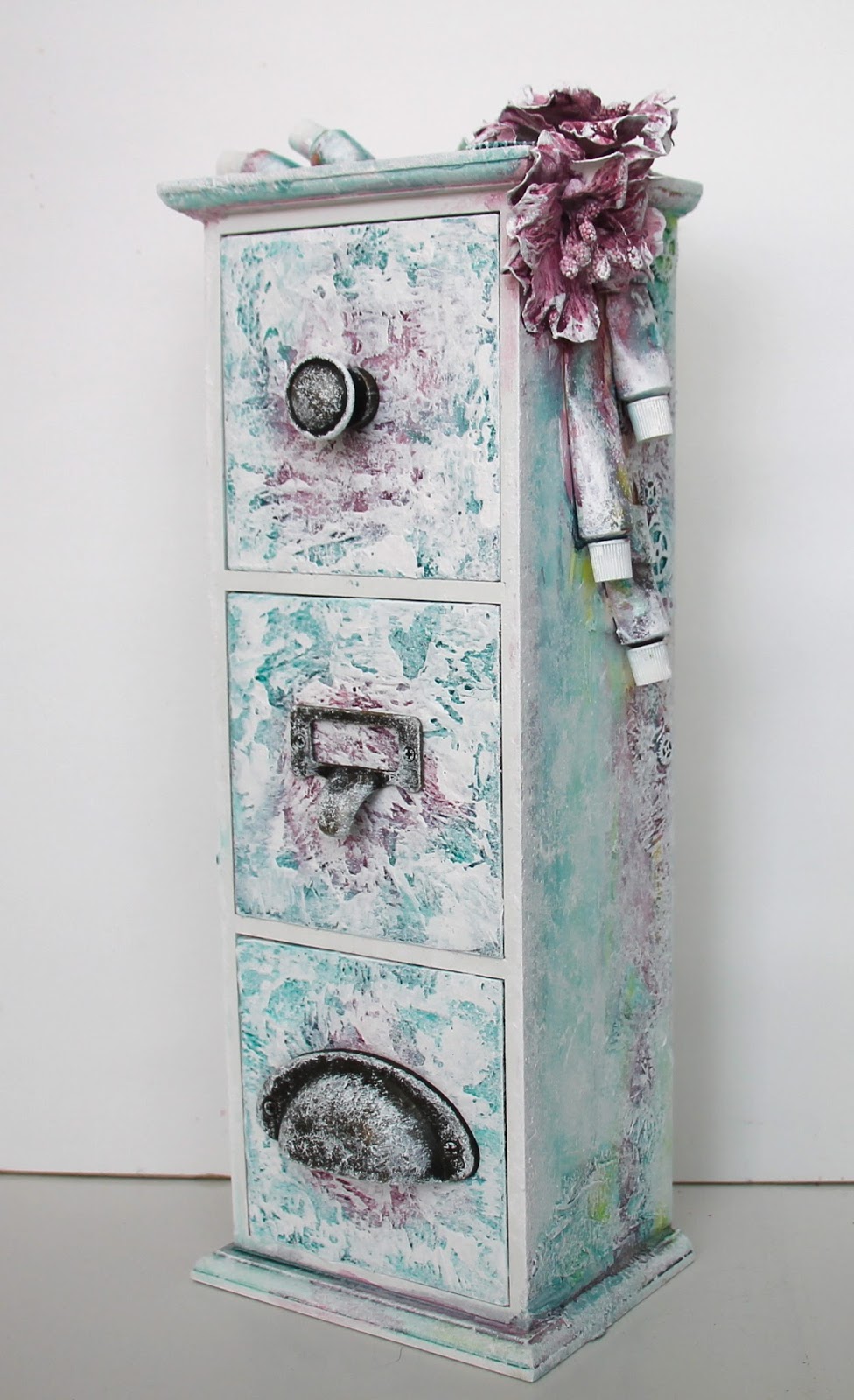 13 arts chest of drawers by Ingrid