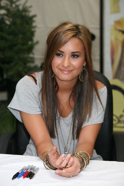 Celebrity Ses Demi Lovato Hairstyles