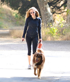 Amanda Seyfried   Hiking in Griffith Park with her dog