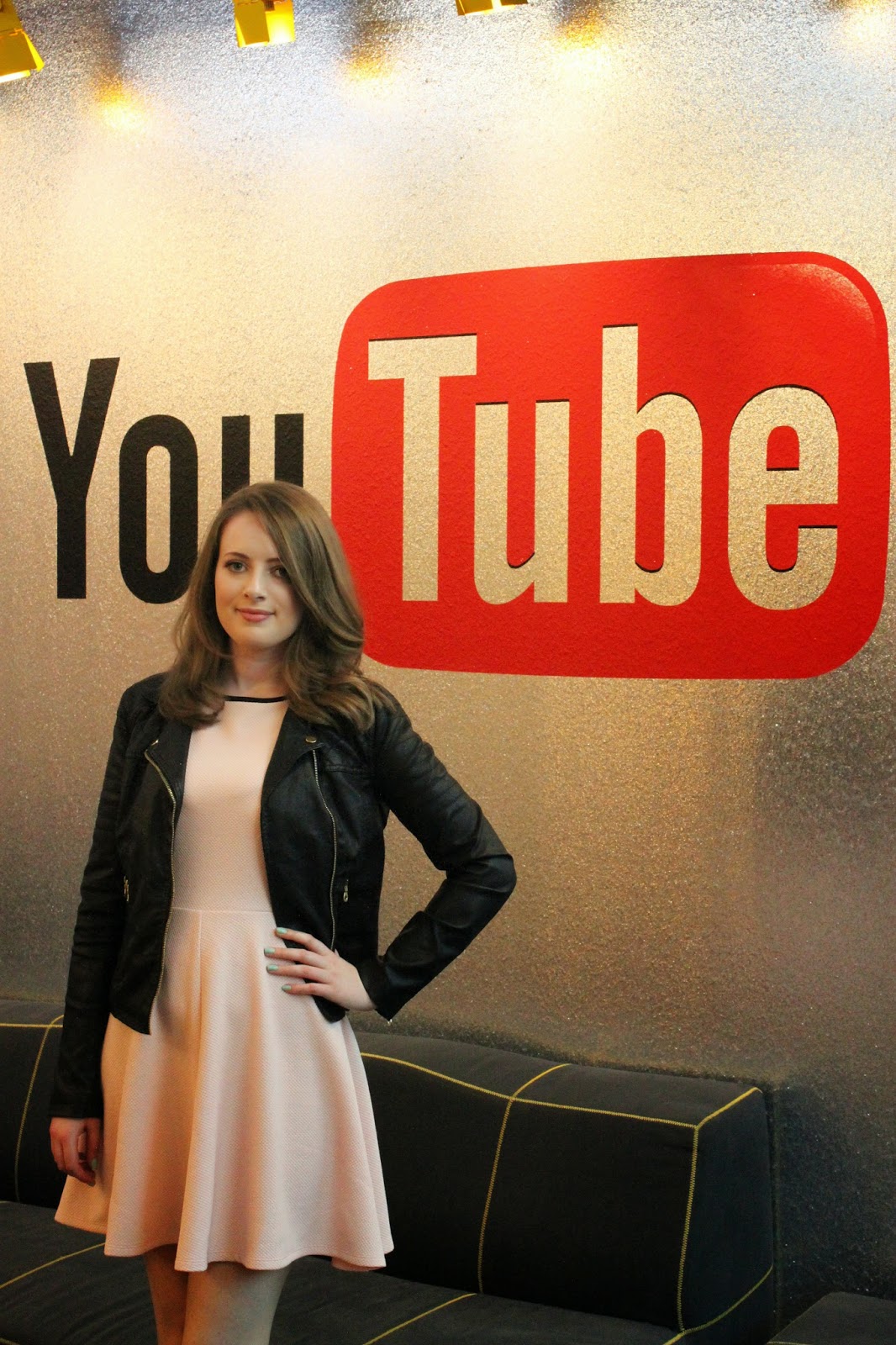 Pale Skin MakeUp Lights.... Camera... Pale Skin Make Up!