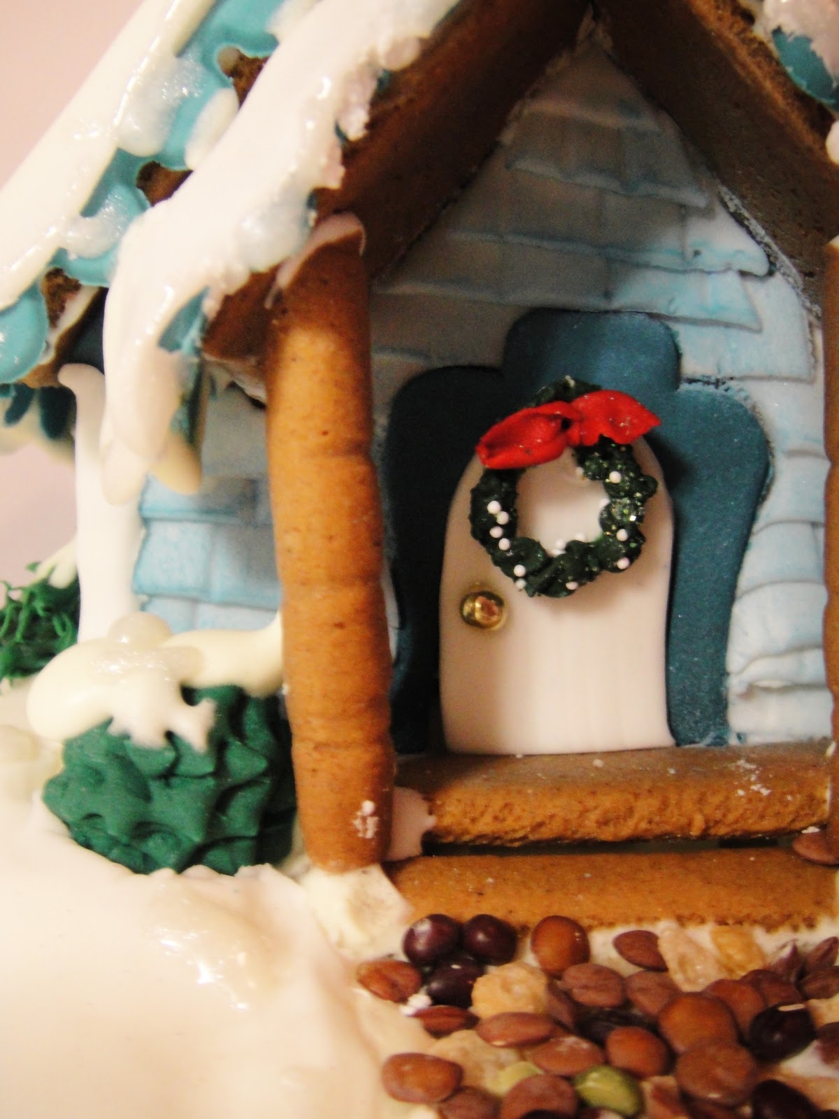 cakesdusoleil Building a Gingerbread House