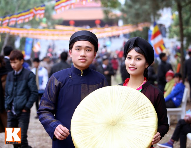 Thiếu nữ Kinh Bắc