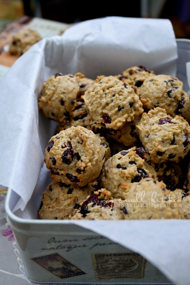 My Small Kitchen Oats & Cranberries Cookies